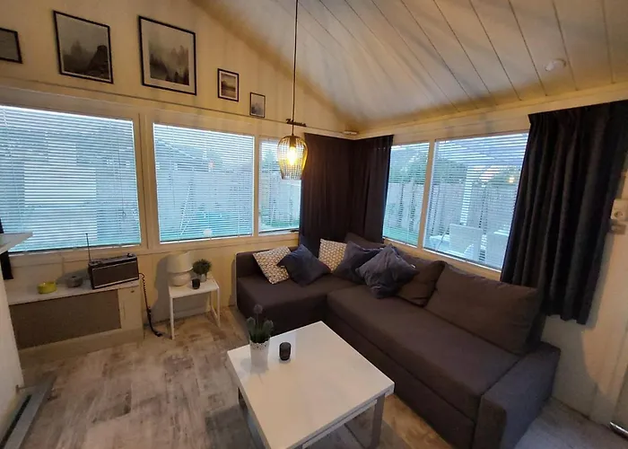 322 Κάμπινγκ *